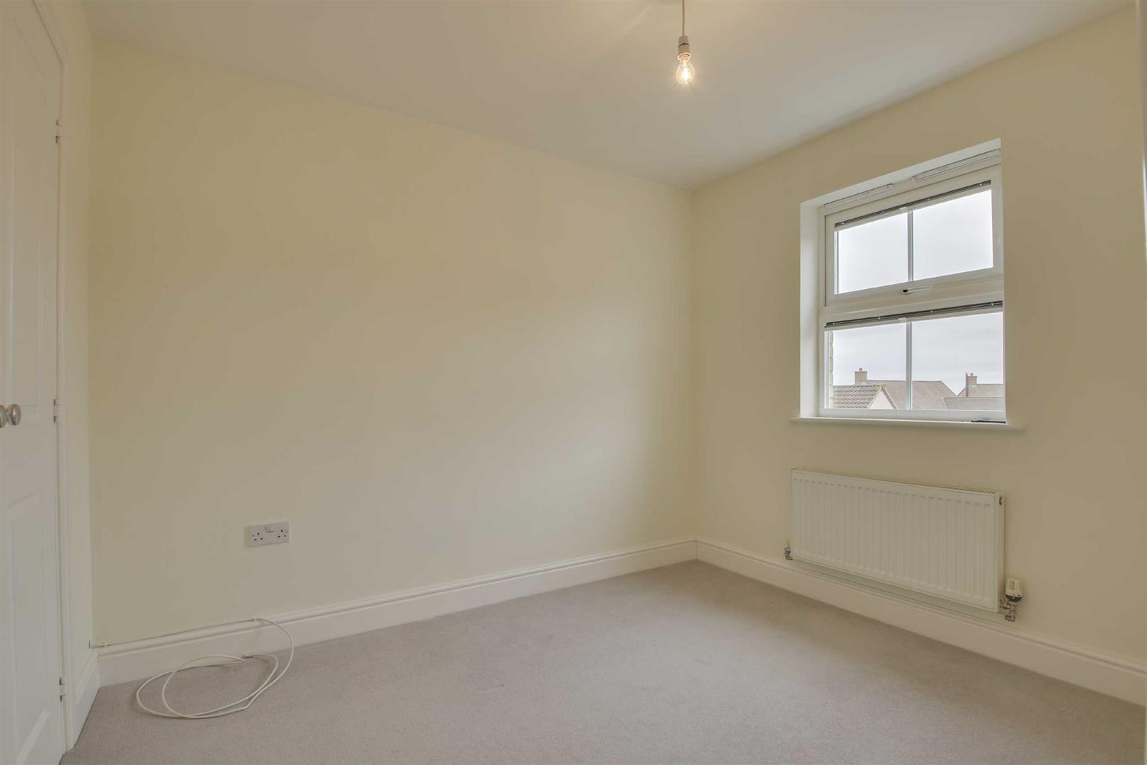 Harlow Crescent, Oxley Park, Milton Keynes